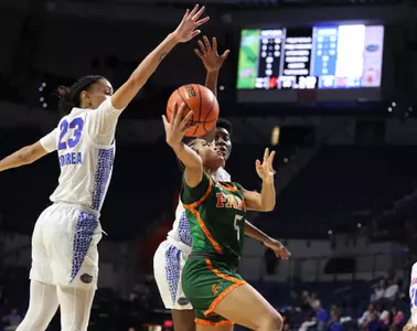 Gators 92, Rattlers 54
