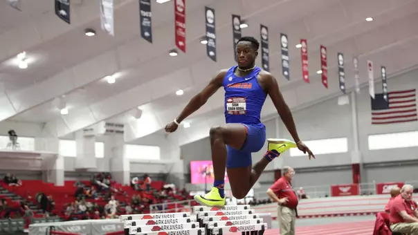 during the Razorback meet on Saturday, January 28, 2023 at Randal Tyson Track Center in Fayetteville, AR / UAA Communications photo by Anna Carrington