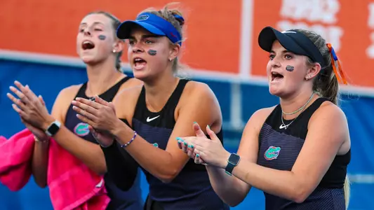 Carly Briggs, Alicia Dudeney & Bente Spee