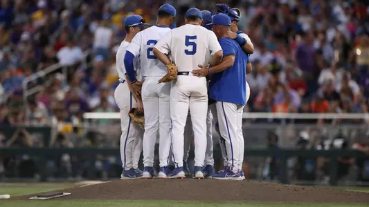Gators Huddle (2023 CWS vs. LSU, Game 1)