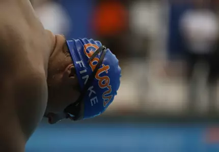 Bobby Finke sets new American record