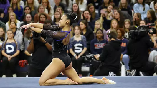 Leanne Wong - floor exercise chomp - 240119
