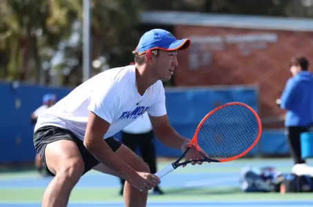 Gators 5, Mustangs 2