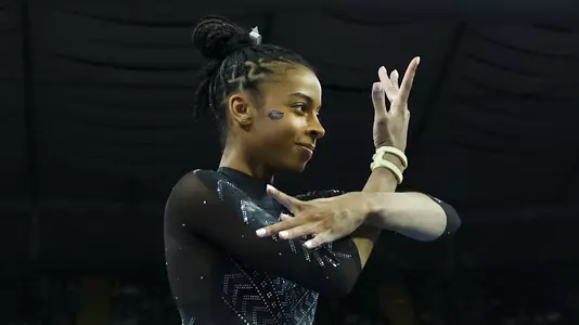 Anya Pilgrim at Mizzou to the Lou quad 240216