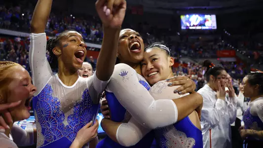 Leanne Wong celebrates floor 10.0 versus LSU 240223