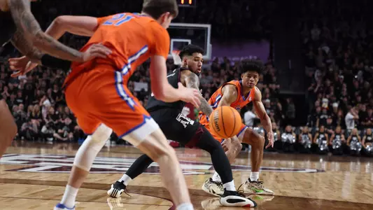 Zyon Pullin passes to Alex Condon during the Gators' game against the Texas A&M Aggies on Saturday, February 3, 2024 at Reed Arena in College Station, TX / UAA Communications photo by Maddie Washburn