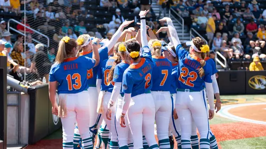 Team_Huddle__240413_4093_Kaylee English- Mizzou Athletics.jpg