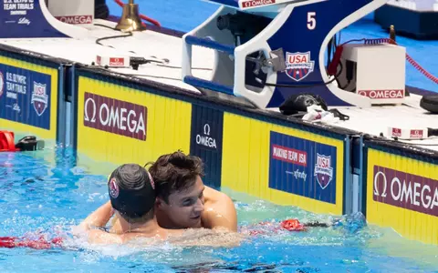 Bobby Finke hugging incoming Gator Luke Whitlock at the U.S. Olympic Swimming Trials.