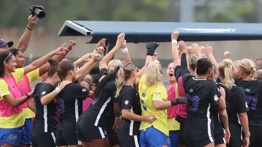 Team huddle black jersey 240822