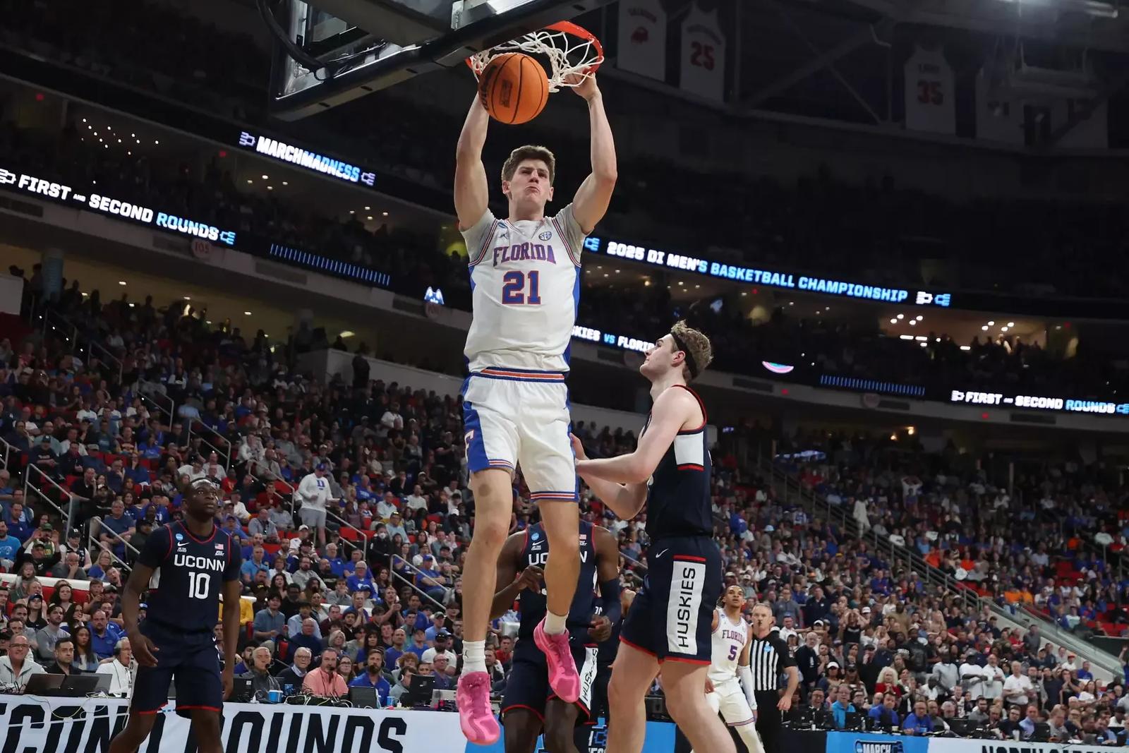 Condon Named to Kareem Abdul-Jabbar Award Watch List – Florida Gators Condon Named to Kareem Abdul-Jabbar Award Watch List – Florida Gators