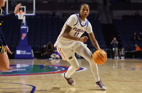Laila Reynolds drives the lane against Jacksonville