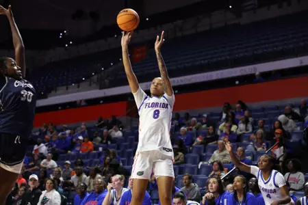 Me'Arah O'Neal hits a jumper en route to a 14-point, 11-rebound double-double vs. North Florida