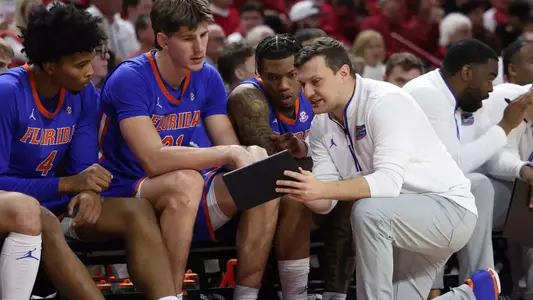 Gators 71, Razorbacks 63