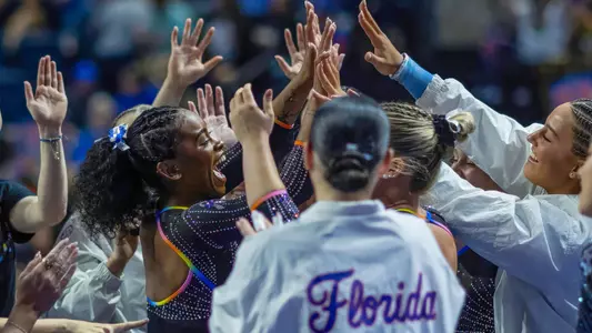 Selena Harris-Miranda celebrates her vault 10.0 250228