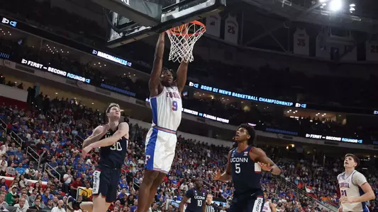 Gators 77, Huskies 75