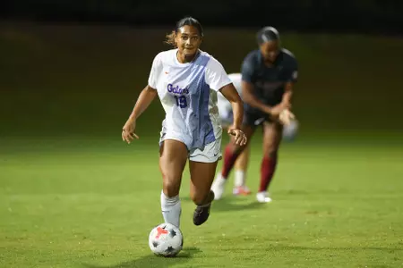 Lael Hill dribbles the ball versus No. 5 Alabama 261008