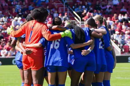 Florida huddles up at Arkansas 261018