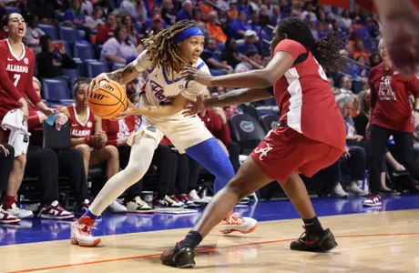 Jade Weathersby looking inside against Alabama