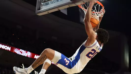 Gators 86, Aggies 67