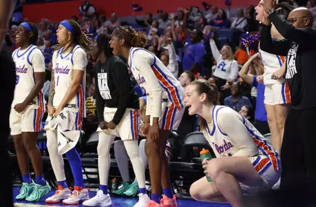 Dizeko, Weathersby, Deng, Mindoudi and Piatti cheering during the Gators' game vs. Alabama.