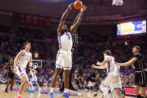 Gators 108, Bulldogs 74
