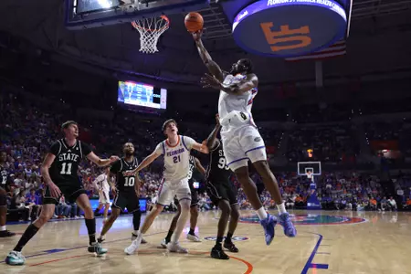 Gators 108, Bulldogs 74