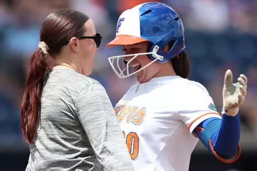 Gators 5, Bulldogs 4