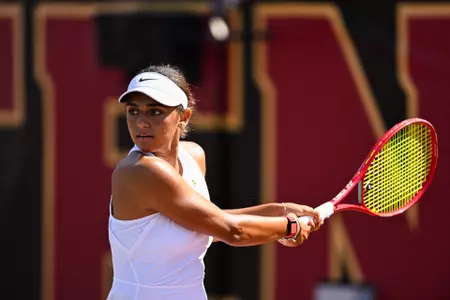 Incoming Women's Tennis transfer Jana Hossam playing at Southern California