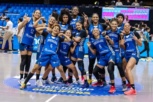 Aurora Almón celebrates with her Dominican Republic Teammates