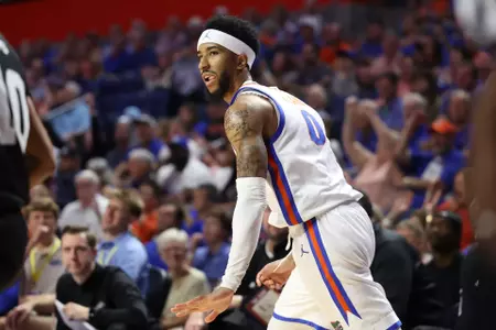 Gators 108, Bulldogs 74