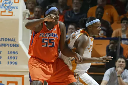 Vanessa Hayden posts up against Tennessee