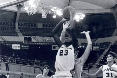 Tammy Jackson goes up for the layup in traffic