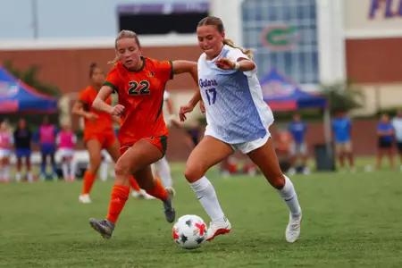 Florida's Sophia Sindelar (right) and Miami's Sara Groseibl play in Aug. 5, 2026 exhibition match at Dizney Stadium