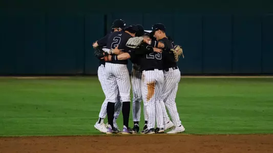 baseball huddle