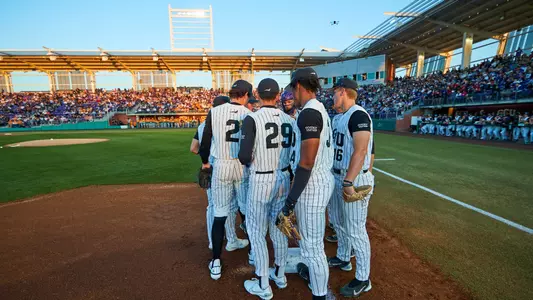 team huddle tennessee