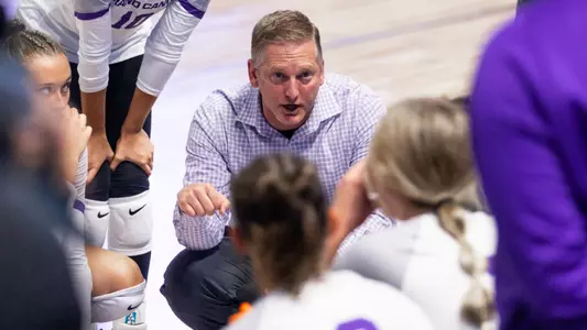 Tim Nollan huddle WVB