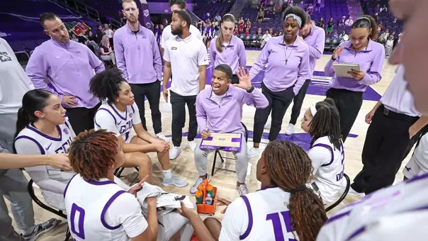 Phoenix, AZ Dec. 14, 2025: The Lopes fall to Santa Clara 91-72 at Global Credit Union Arena. David Kadlubowski/GCU