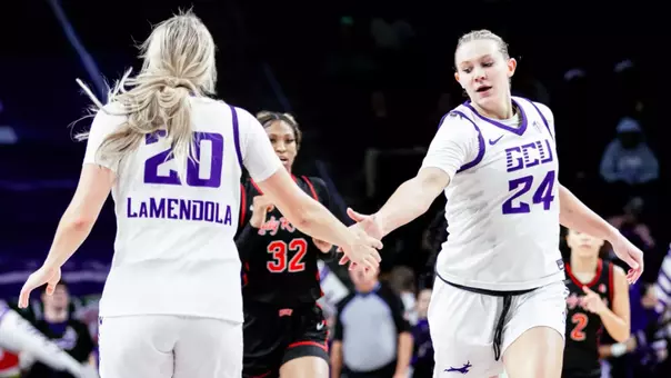 Phoenix, AZ Dec. 17, 2025: The Lopes fall 61-60 against UNLV at Global Credit Union Arena.