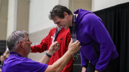 dooling receiving award from steve
