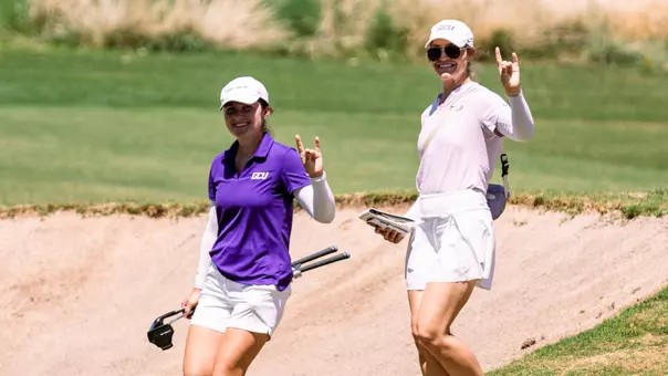 Jess Haines, Chelsea Carroll