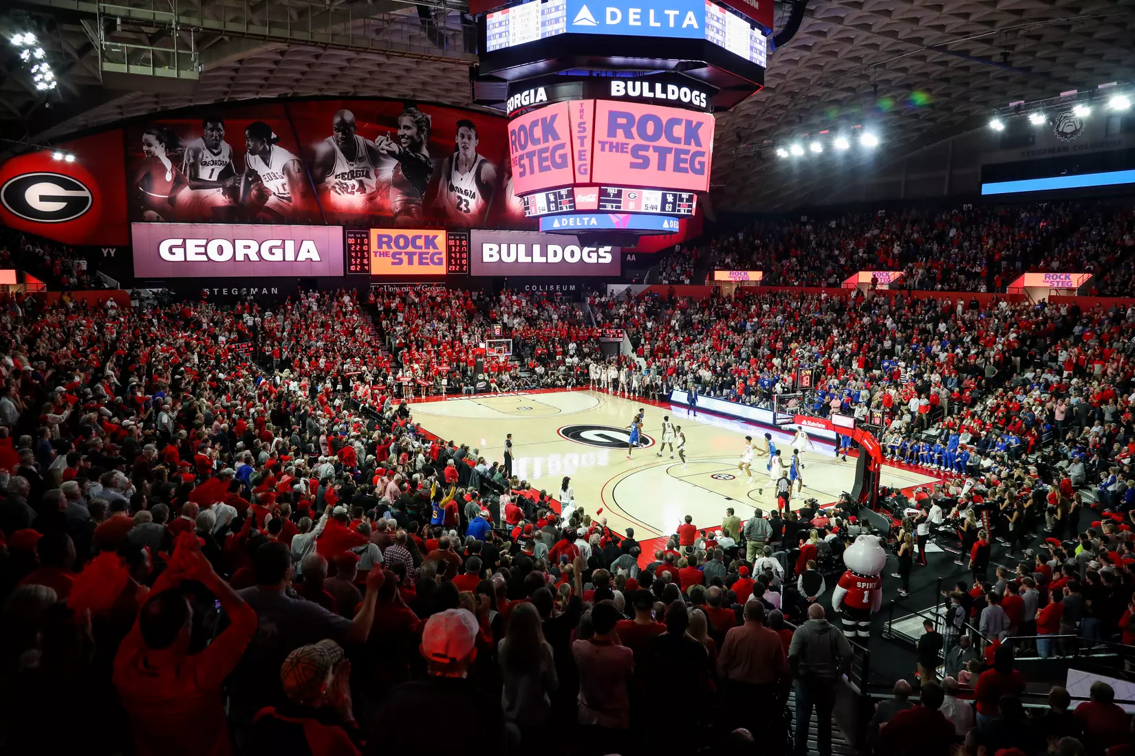 During the Bulldogsâ?? game against Kentucky at Stegeman Coliseum in Athens, Ga., on Tues., Jan. 7, 2020. (Photo by Chamberlain Smith)