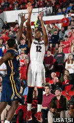 Kenny Gaines knocked down seven 3-pointers against Murray State.