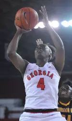 Caliya Robinson posted 14 points on 7-of-9 shooting against Vanderbilt.