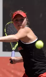 Mariana Gould clinched her third match of the season to push Georgia to SEC semifinals.