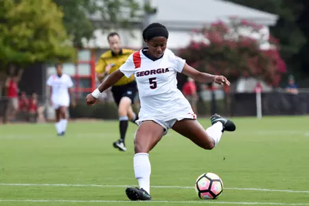 Georgia forward Kelsey Nix (5)