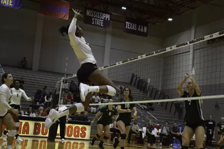 Georgia's Majesti Bass (19) during the Bulldogs' game against George Mason at the Ramsey Student Center in Athens, Ga. on Friday, Aug. 25, 2017.