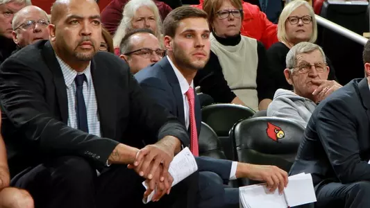 Bench shot for mbb dobo Jake Thelen at Bellarmine.