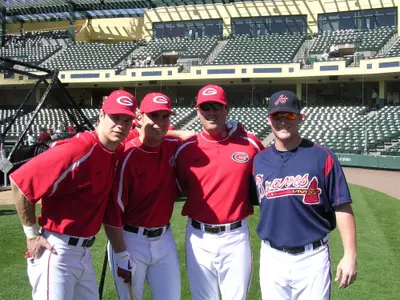 Braves Clint Sammons With Bulldogs