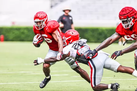 Georgia running back Kenny McIntosh (6) during the Bulldogs’ practice session on Dooley Field at Sanford Stadium in Athens, Ga., on Saturday, Aug. 14, 2021. (Photo by Tony Walsh)