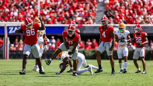 Georgia inside linebacker Jamon Dumas-Johnson (10) during a game against Kent State on Dooley Field at Sanford Stadium in Athens, Ga., on Saturday, Sept. 24, 2022. (Photo by Tony Walsh)